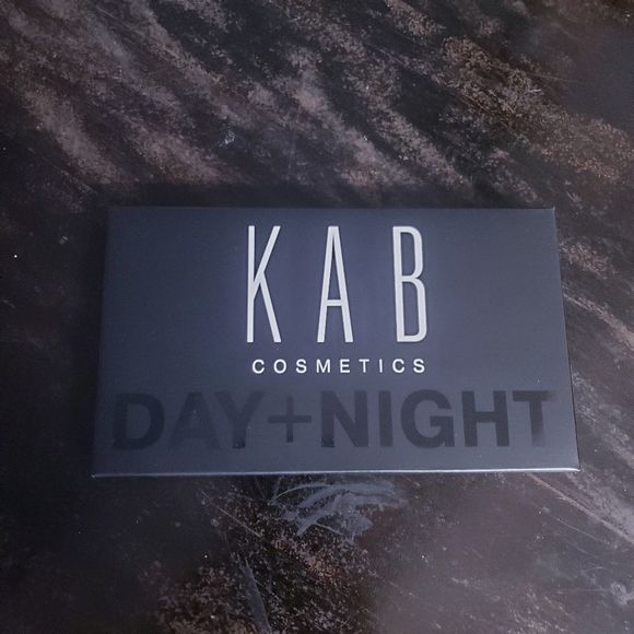 🌟HOSTPICK🌟KAB Cosmetics Day+Night Eyeshadow pallet - Picture 4 of 11